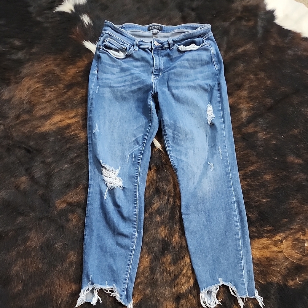 Judy Blue Ripped Ankle Jeans in Blue